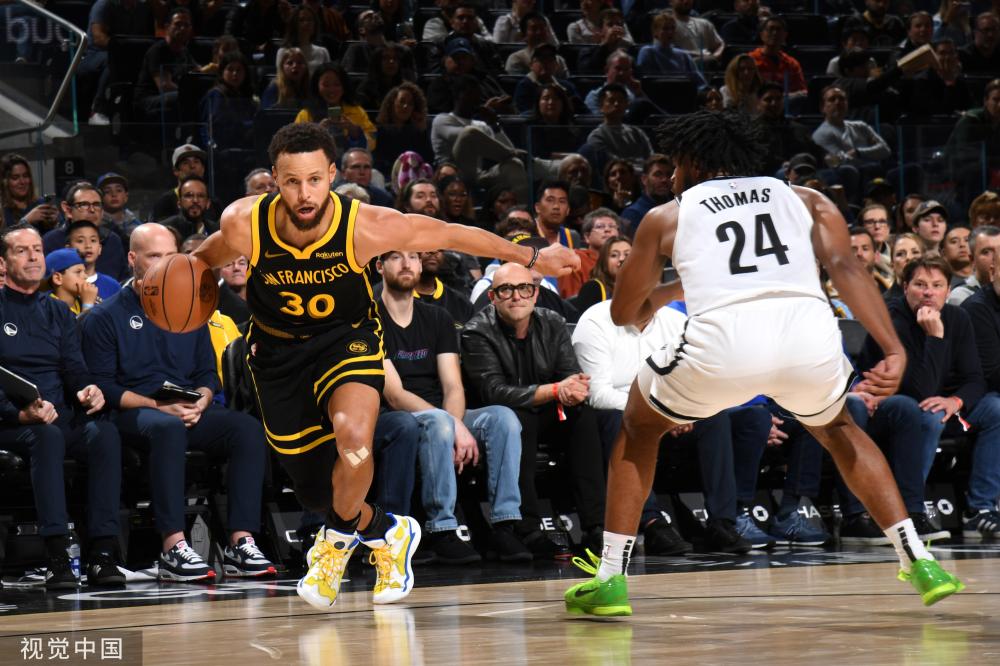 东契奇在防 东契奇在防