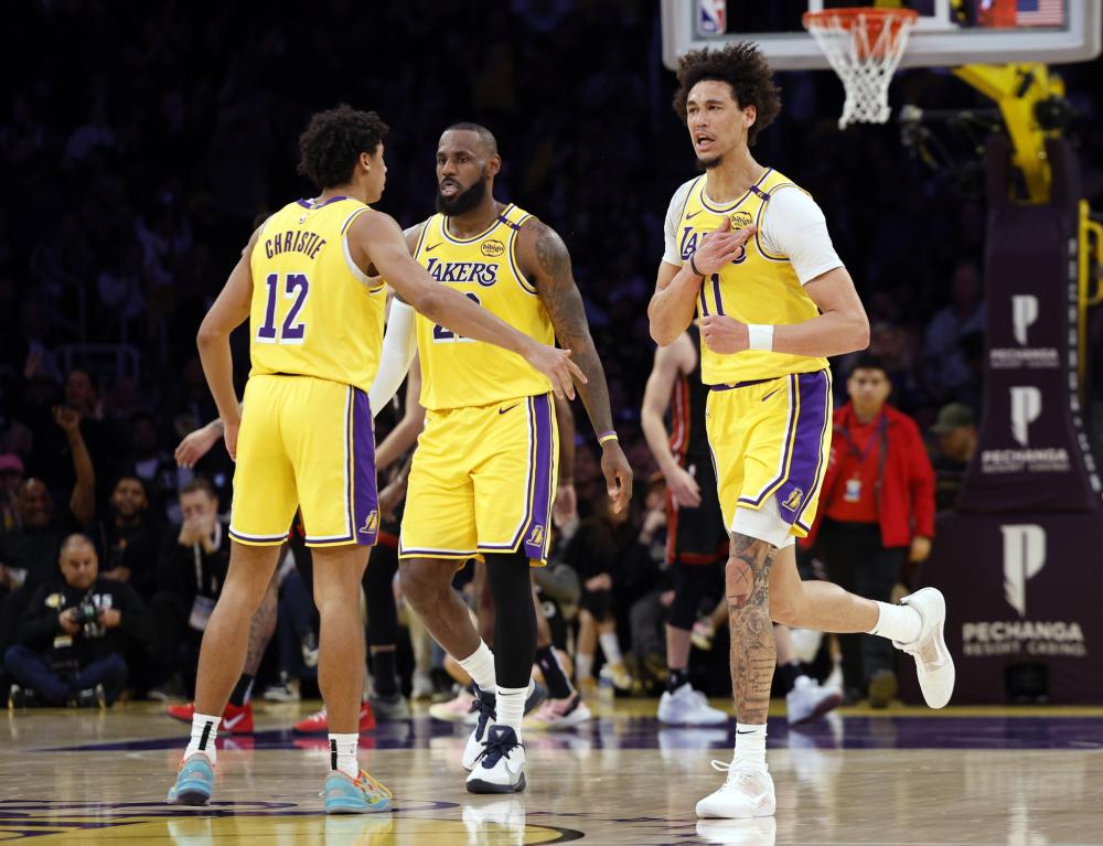 埃利奥特以 埃利奥特以